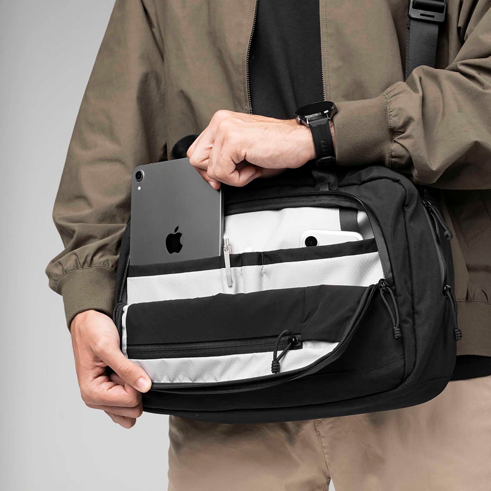 Bravo Brief | 14" Alpaka AA010910124 Briefcases 13L / Black Axoflux 400D Ripstop Nylon