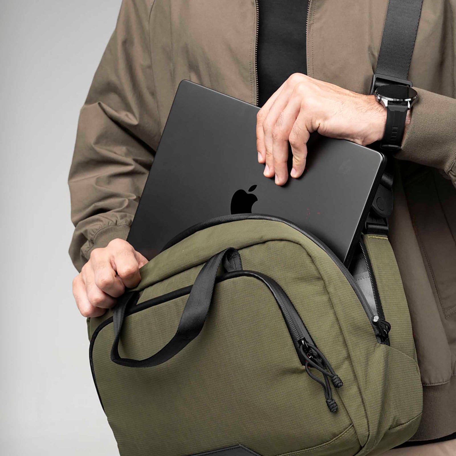 Bravo Brief | 14" Alpaka AA010910524 Briefcases 13L / Green Axoflux 400D Ripstop Nylon