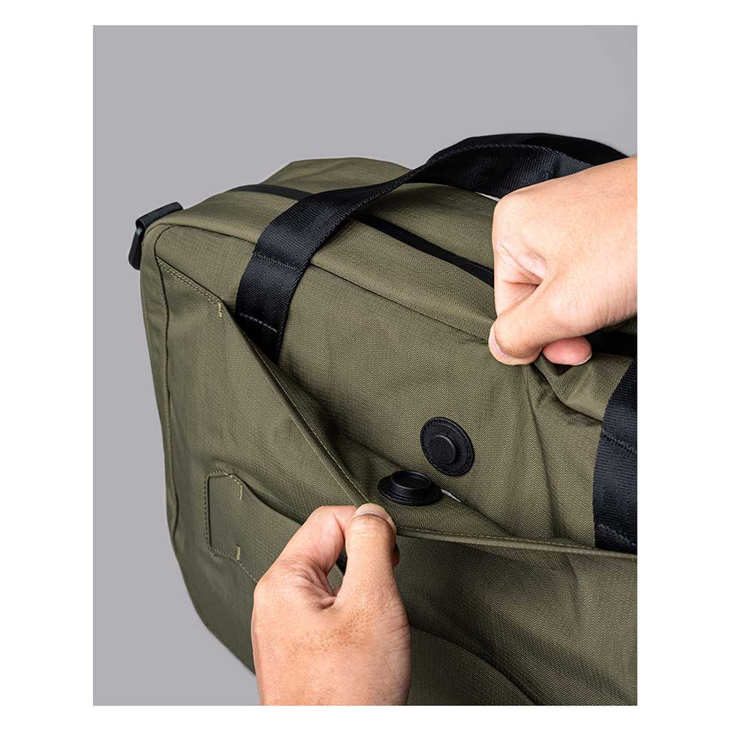 Bravo Brief Alpaka AA010820524 Briefcases 15L / Green | Axoflux 400D