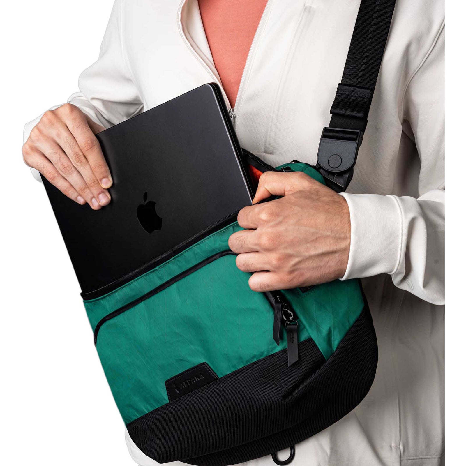 Bravo Sling Max V2 Alpaka AA100201103 Sling Bags 10L / Cadmium Green | X-Pac VX21