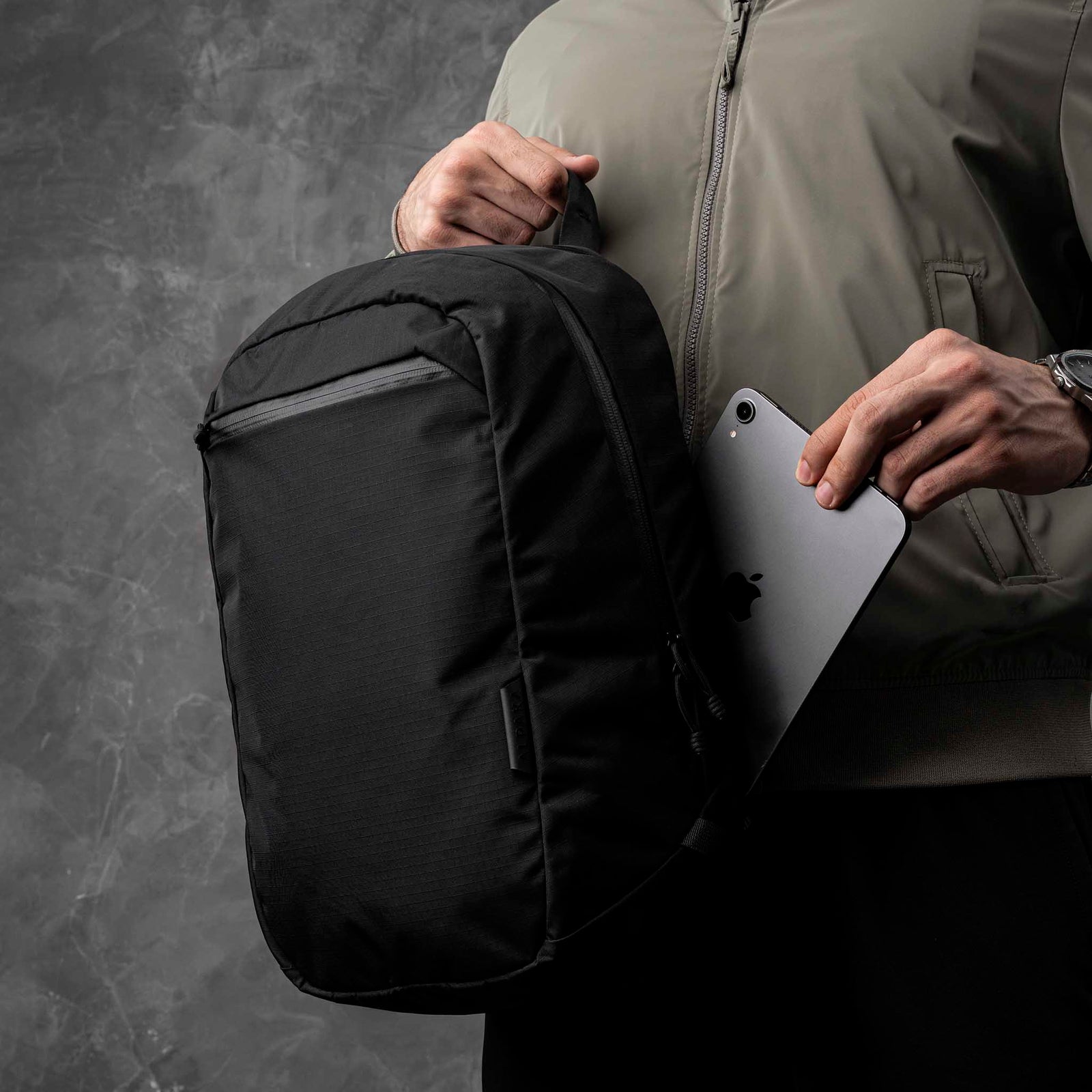 Essential Backpack 16L Alpaka AD010840118 Backpacks 16L / Black Axoflux 210D