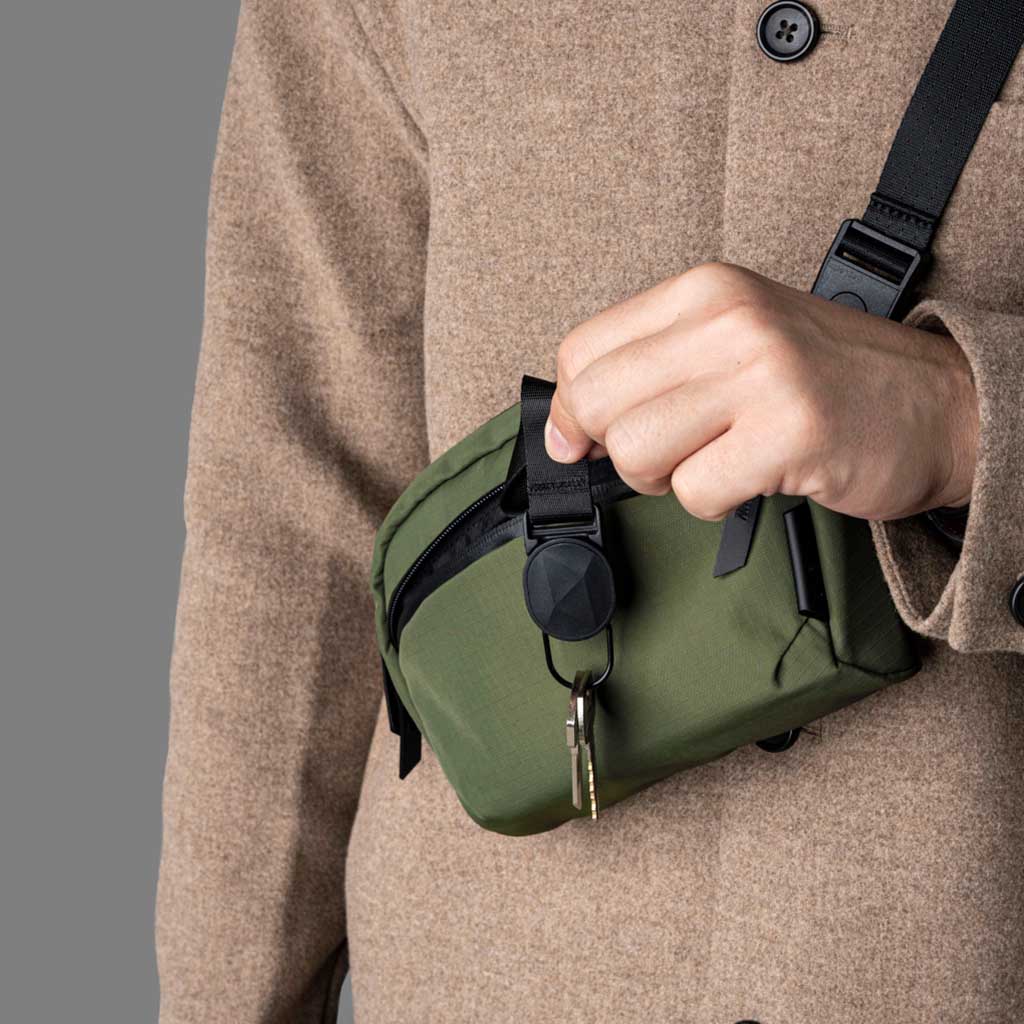 Flight Sling 1L Alpaka AA010530518 Sling Bags 1L / Green | Axoflux 210D