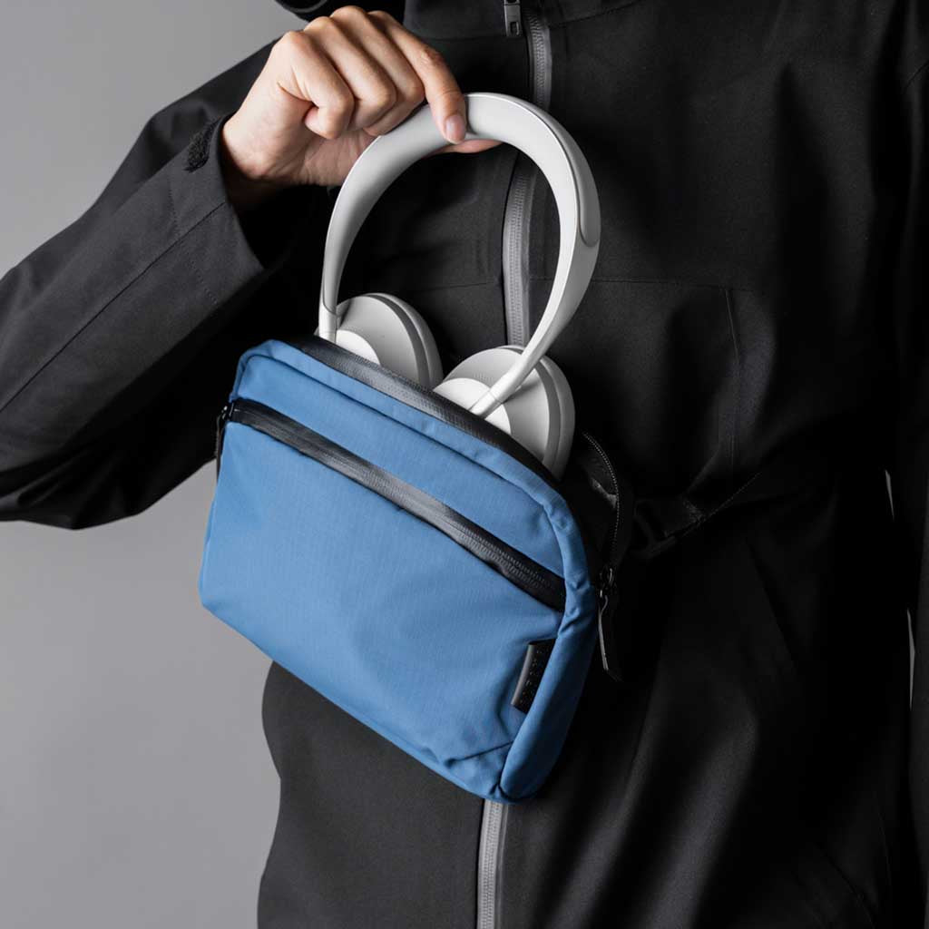 Flight Sling 2L Alpaka AA010460618 Sling Bags 2L / Blue | Axoflux 210D