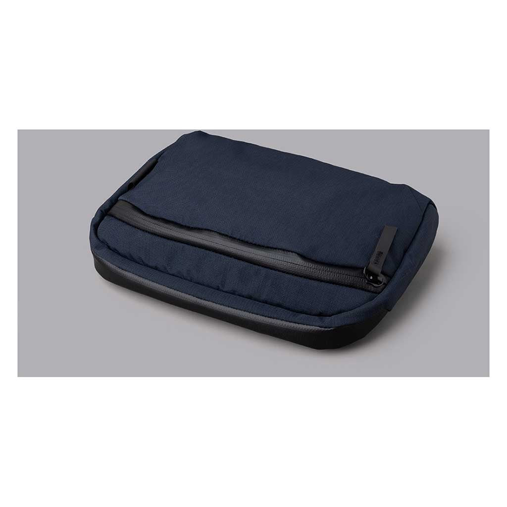 Flight Sling 2L Alpaka AA010460624 Sling Bags 2L / Blue | Axoflux 400D