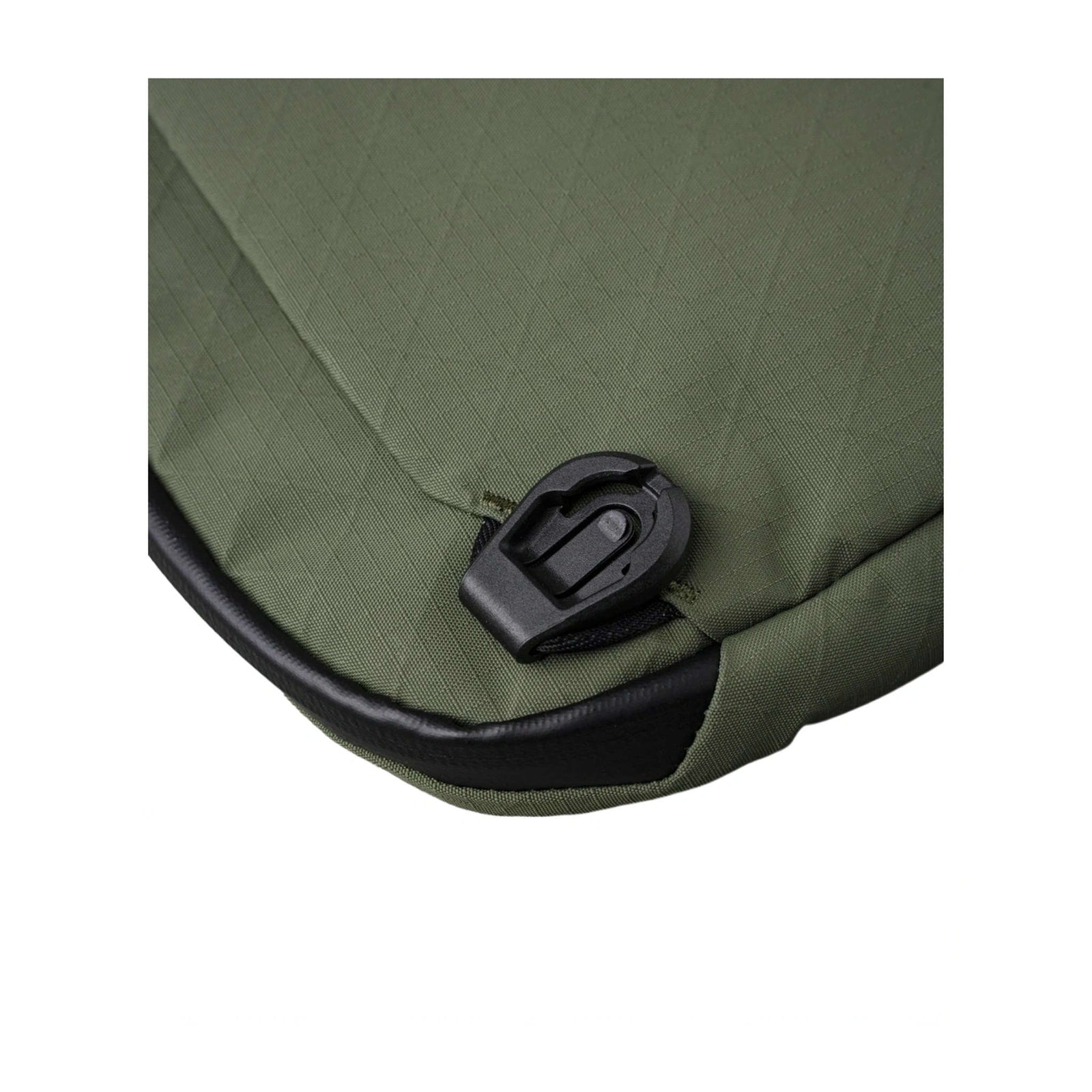 Flight Sling 2L Alpaka AA010460526 Sling Bags 2L / Green | Axogrid 210D
