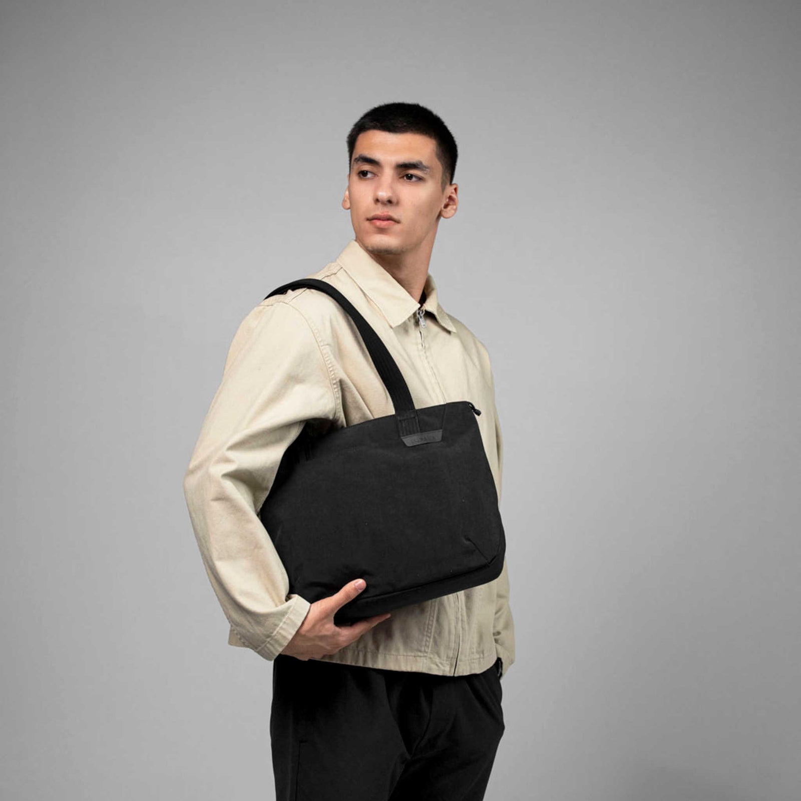 Flight Tote (S) Alpaka AD011010124 Tote Bags One Size / Black Axoflux 400D Ripstop Nylon