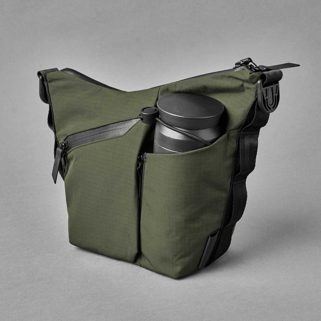 Flow Satchel Mini Alpaka AD010710518 Satchels 2L / Green | Axoflux 210D