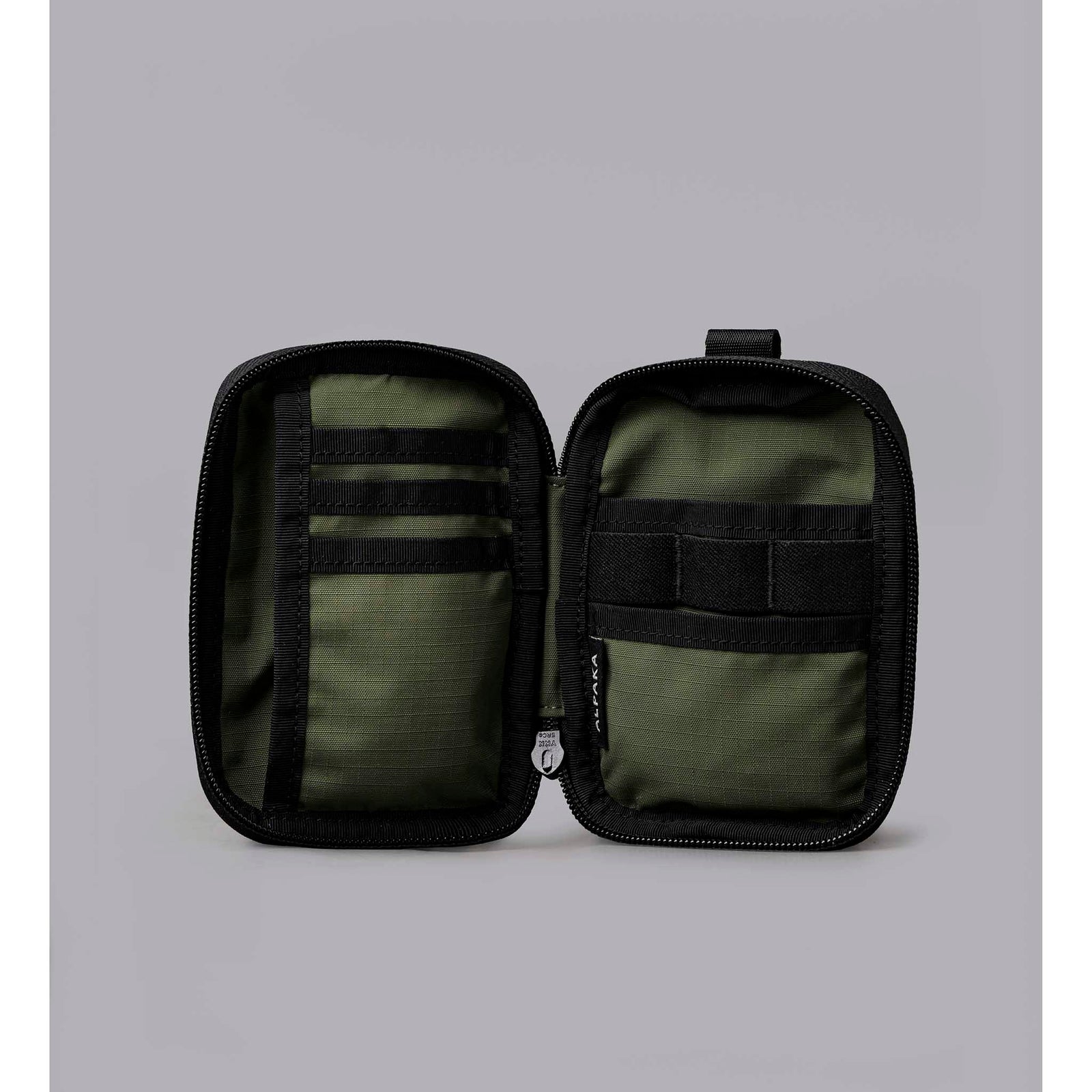 HUB Pouch V2 Alpaka AD010880518 Pouches One Size / Green | Axoflux 210D