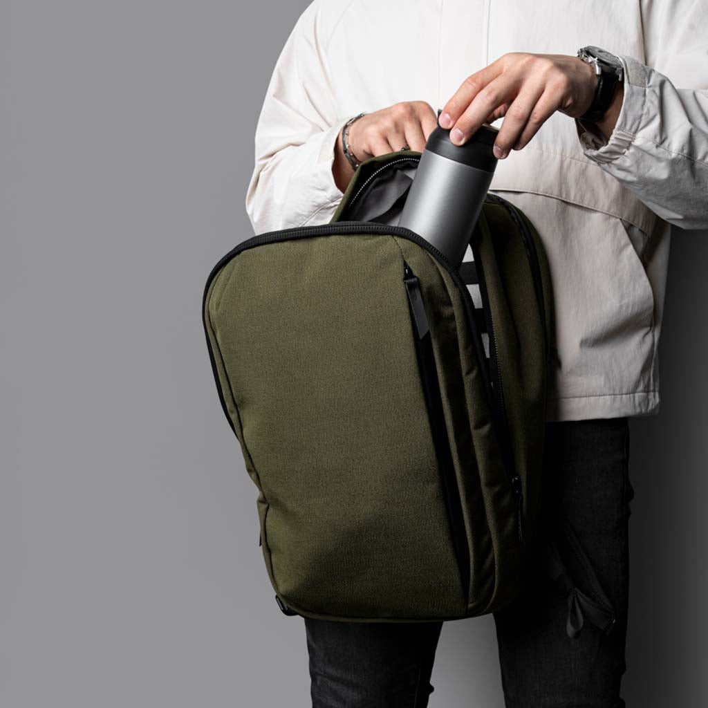 Metro Backpack Pro Alpaka AA010520517 Backpacks 24L / Army Green | Axoflux 600D