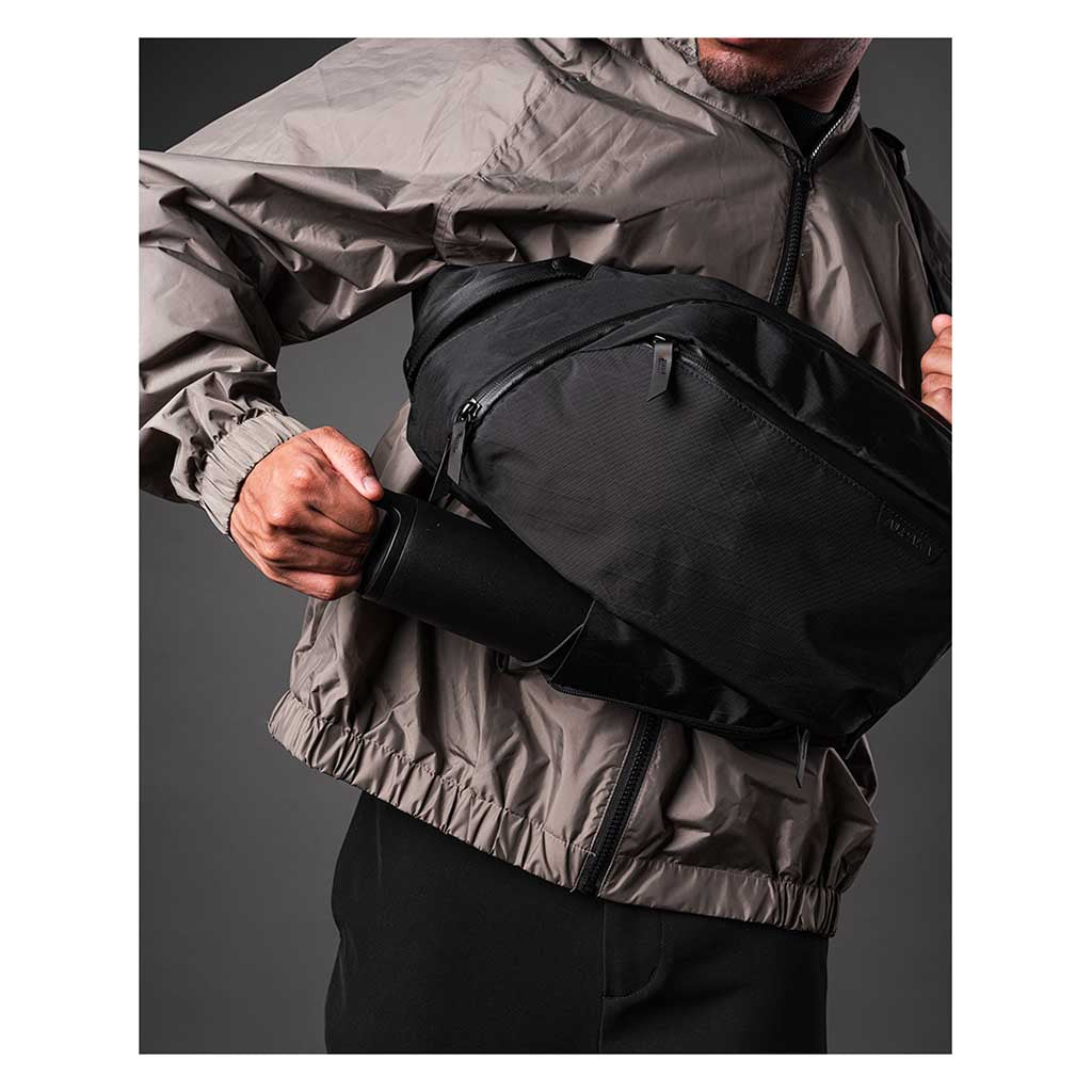 Metro Crossbody | Left Shoulder Alpaka AA010550106 Sling Bags One Size / Black | X-Pac VX42