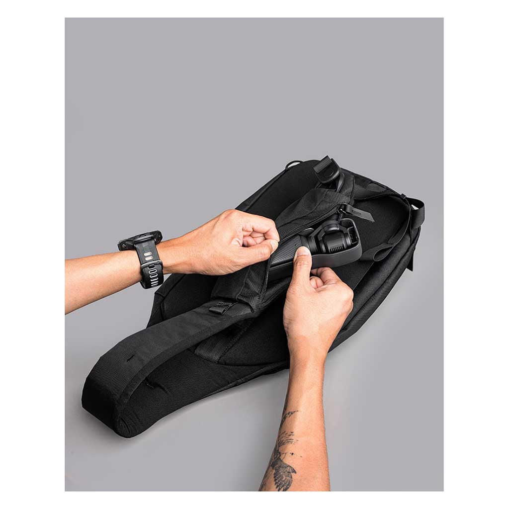 Metro Crossbody | Left Shoulder Alpaka AA010550106 Sling Bags One Size / Black | X-Pac VX42