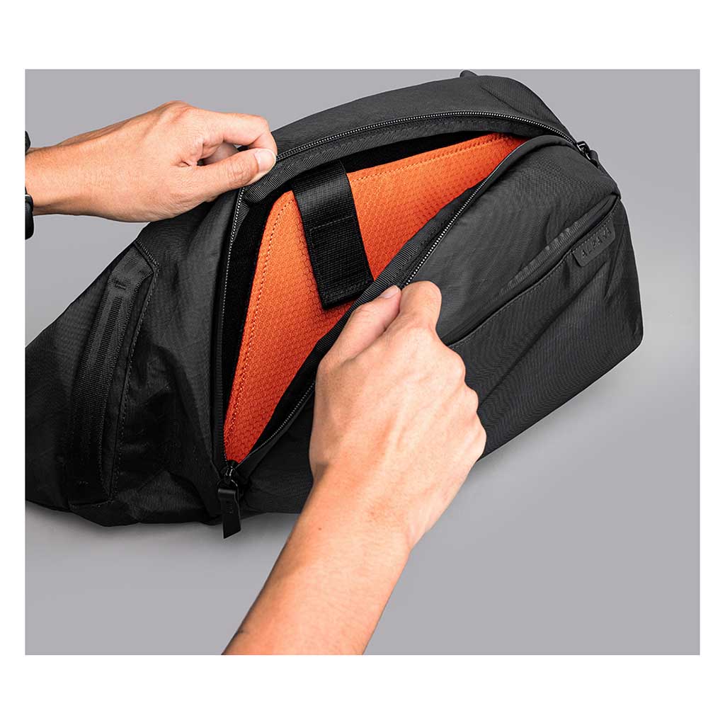 Metro Crossbody | Left Shoulder Alpaka AA010550106 Sling Bags One Size / Black | X-Pac VX42