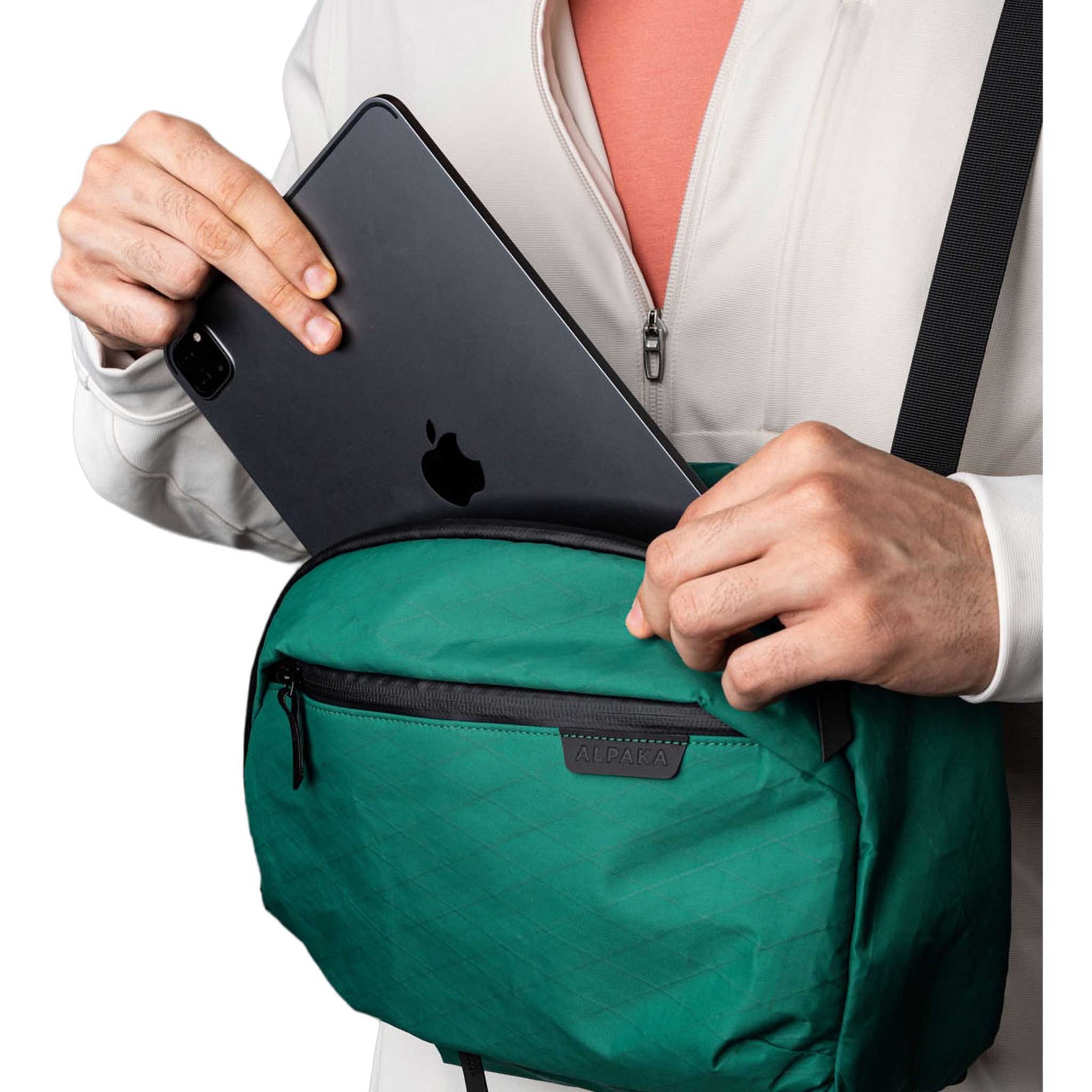 Metro Crossbody | Left Shoulder Alpaka AA010551103 Sling Bags One Size / Cadmium Green | X-Pac VX21