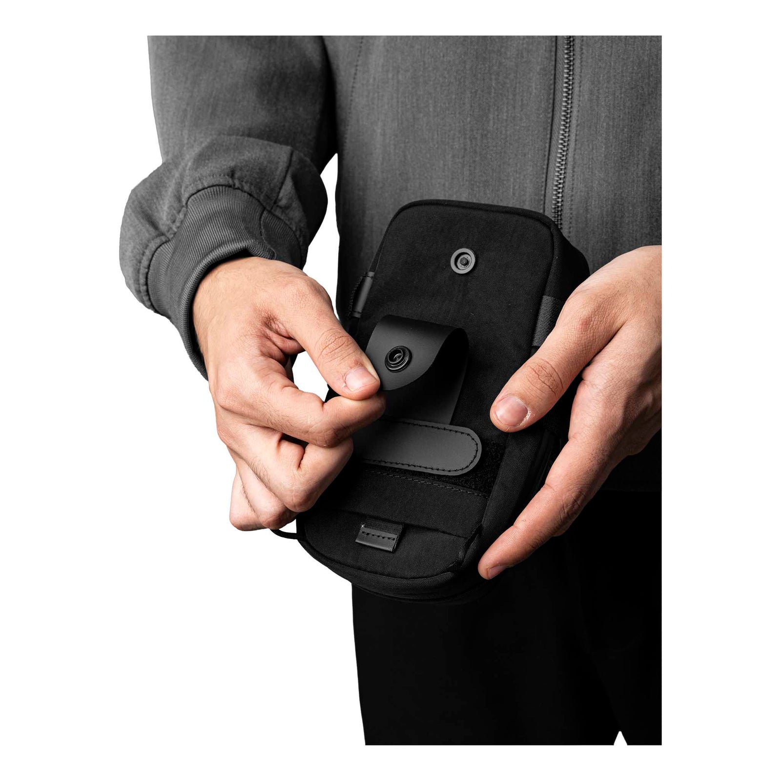 Modular Shoulder Pocket Max Alpaka AD010930131 Phone Pockets Max / Black | Axoflux 400D Washed Nylon