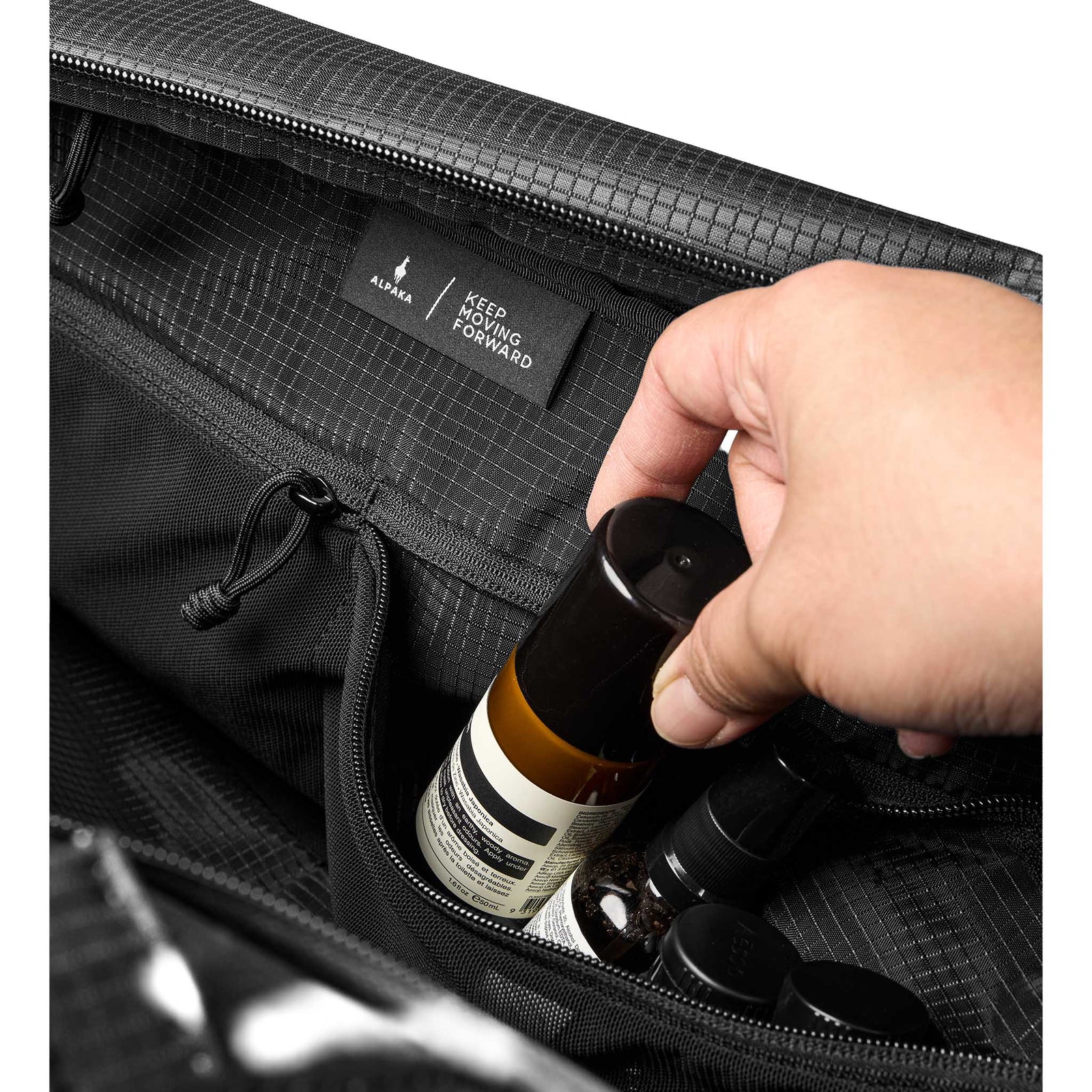 Momentum Duffle Alpaka AD010940132 Duffle Bags 35L / Axodyne Hybrid Black