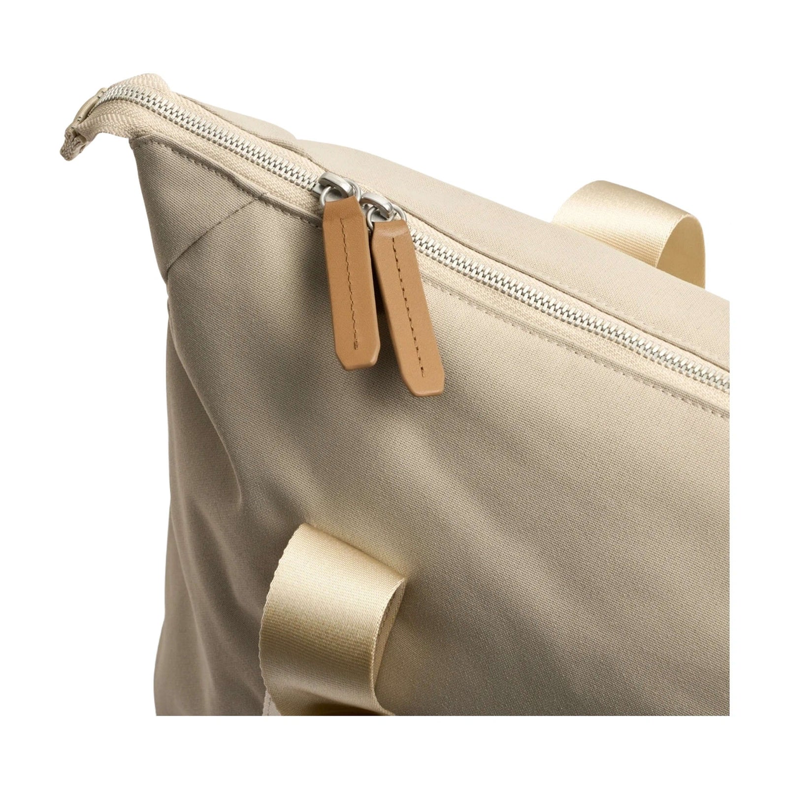 Classic Getaway Bag Bellroy BCGA-TNI-244 Tote Bags 28L / Tahini