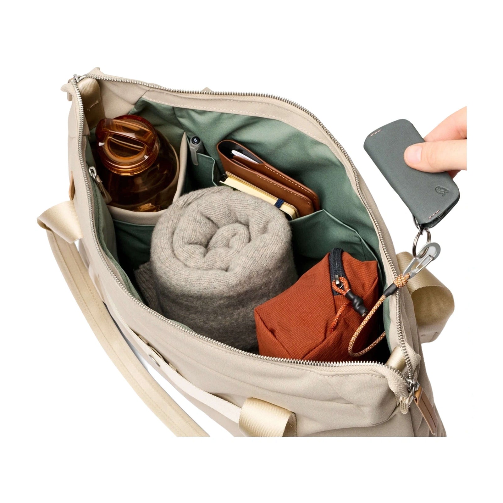 Classic Tote (Second Edition) Bellroy BCDA-TNI-244 Tote Bags 16L / Tahini