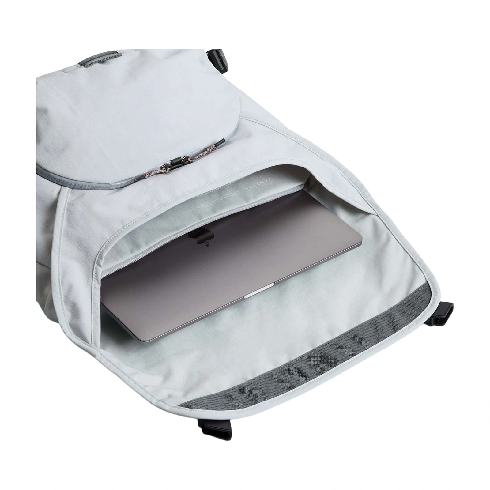 Venture Messenger 16" Bellroy BVYB-FOG-213 Messenger Bags 16L / Fog