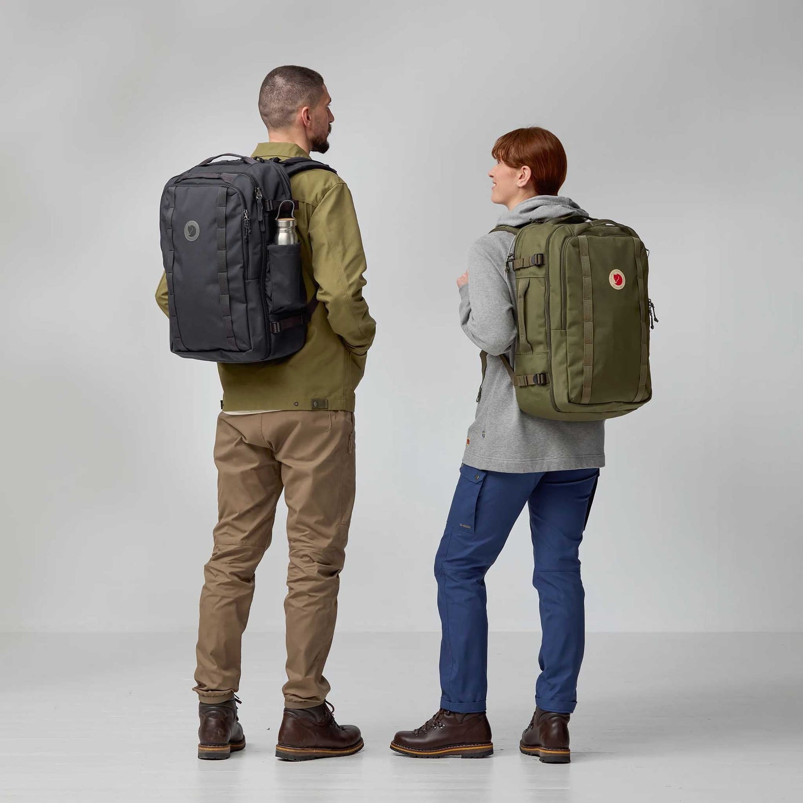 Färden Carry-On Pack Fjällräven F23200303-037 Backpacks 42L / Coal Black