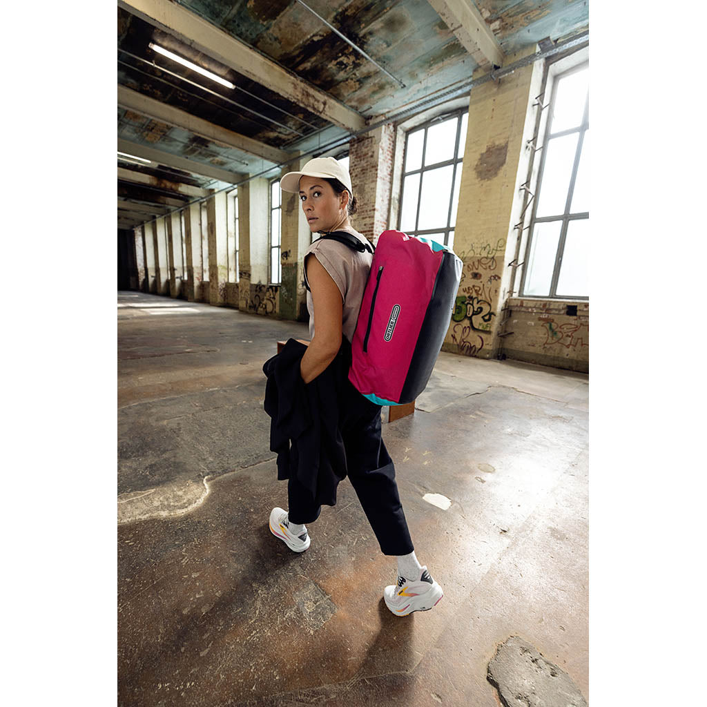 Duffle Lite 40L ORTLIEB OK1479 Duffle Bags 40L / Cyber Pink/Cyber Blue