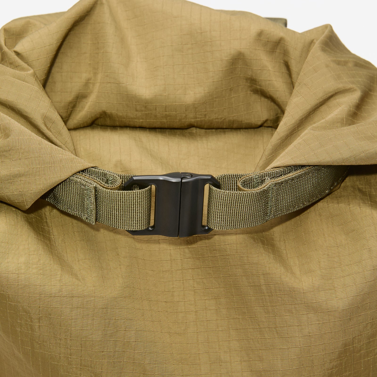 GRID Rolltop Backpack 16" Sandqvist 260705613 Backpacks One Size / Olive