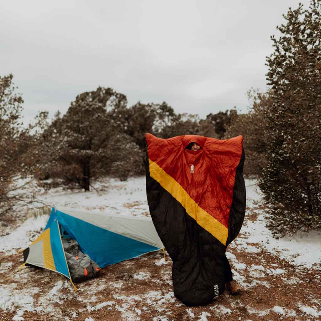 Nitro 800F 20°F Down Quilt Sierra Designs 80710519R Sleeping Bags Regular / Red/Black