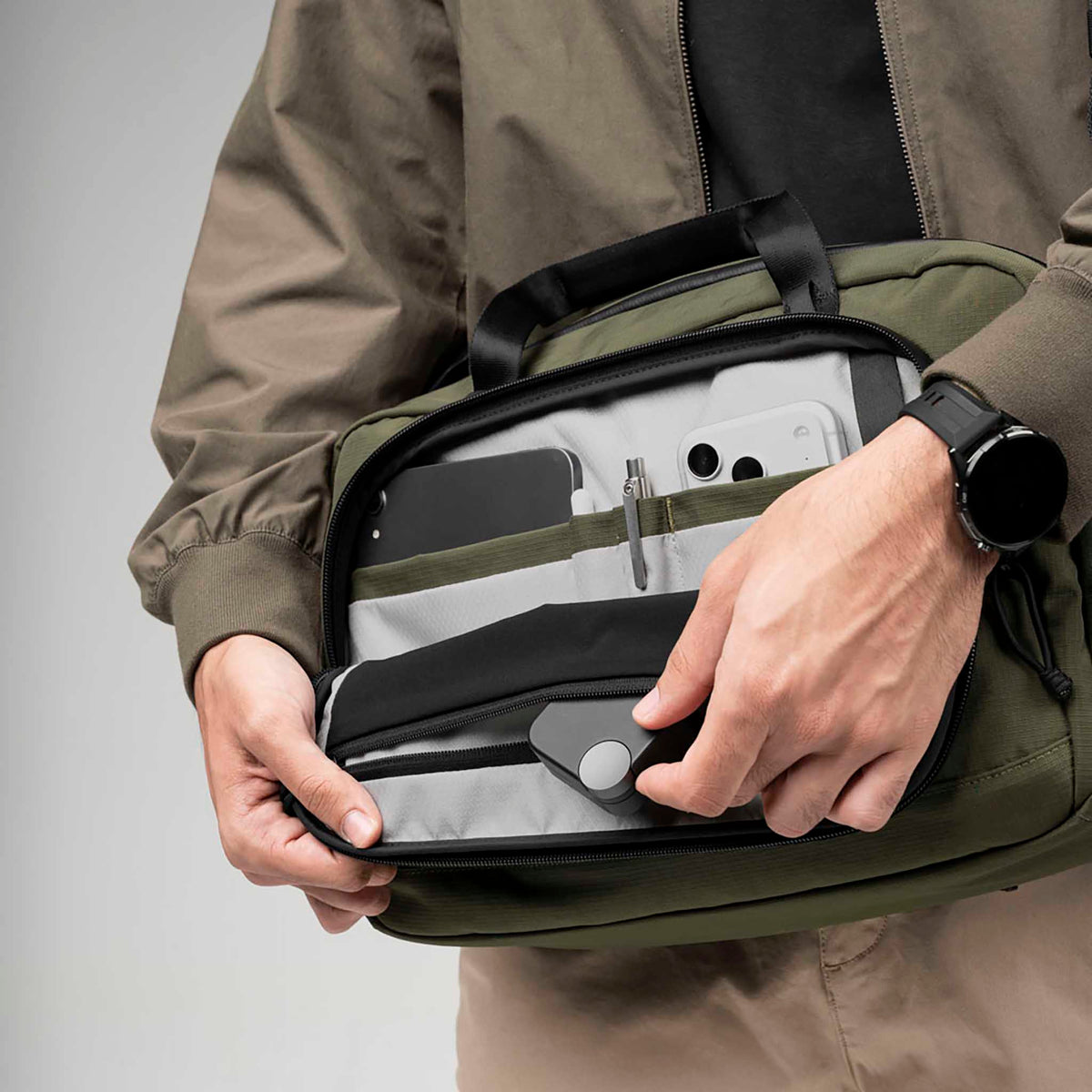 Bravo Brief | 14" Alpaka AA010910524 Briefcases 13L / Green Axoflux 400D Ripstop Nylon