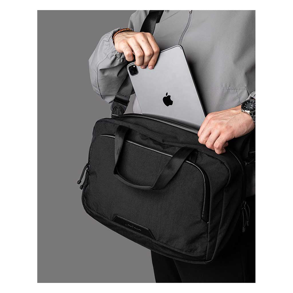 Bravo Brief Alpaka AA010820124 Briefcases 15L / Black | Axoflux 400D