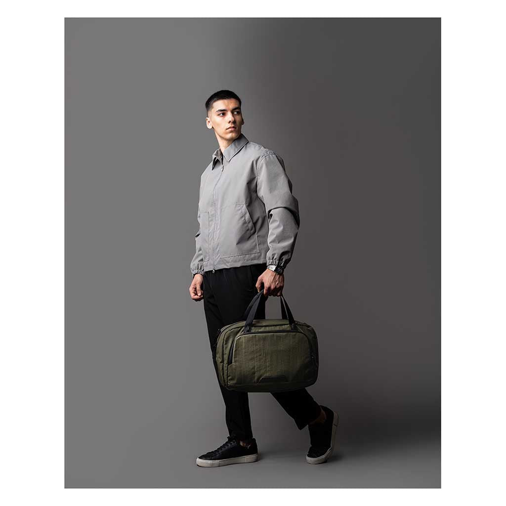 Bravo Brief Alpaka AA010820524 Briefcases 15L / Green | Axoflux 400D