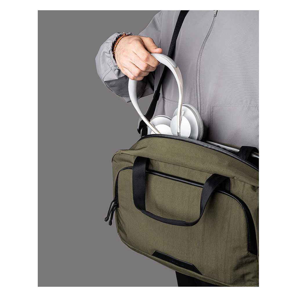 Bravo Brief Alpaka AA010820524 Briefcases 15L / Green | Axoflux 400D