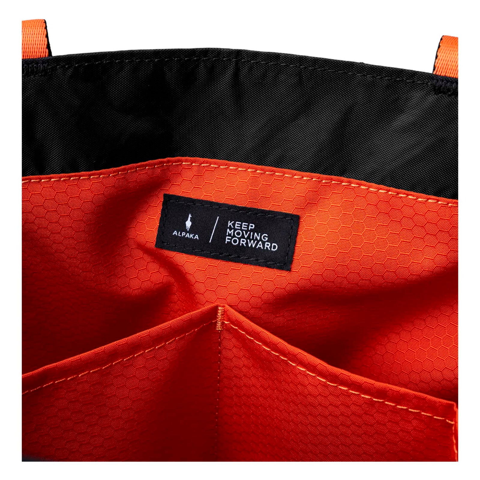 Elements Tote (M) Alpaka AA000370127 Tote Bags 14.5L / Black Knight/Orange | EPLX200