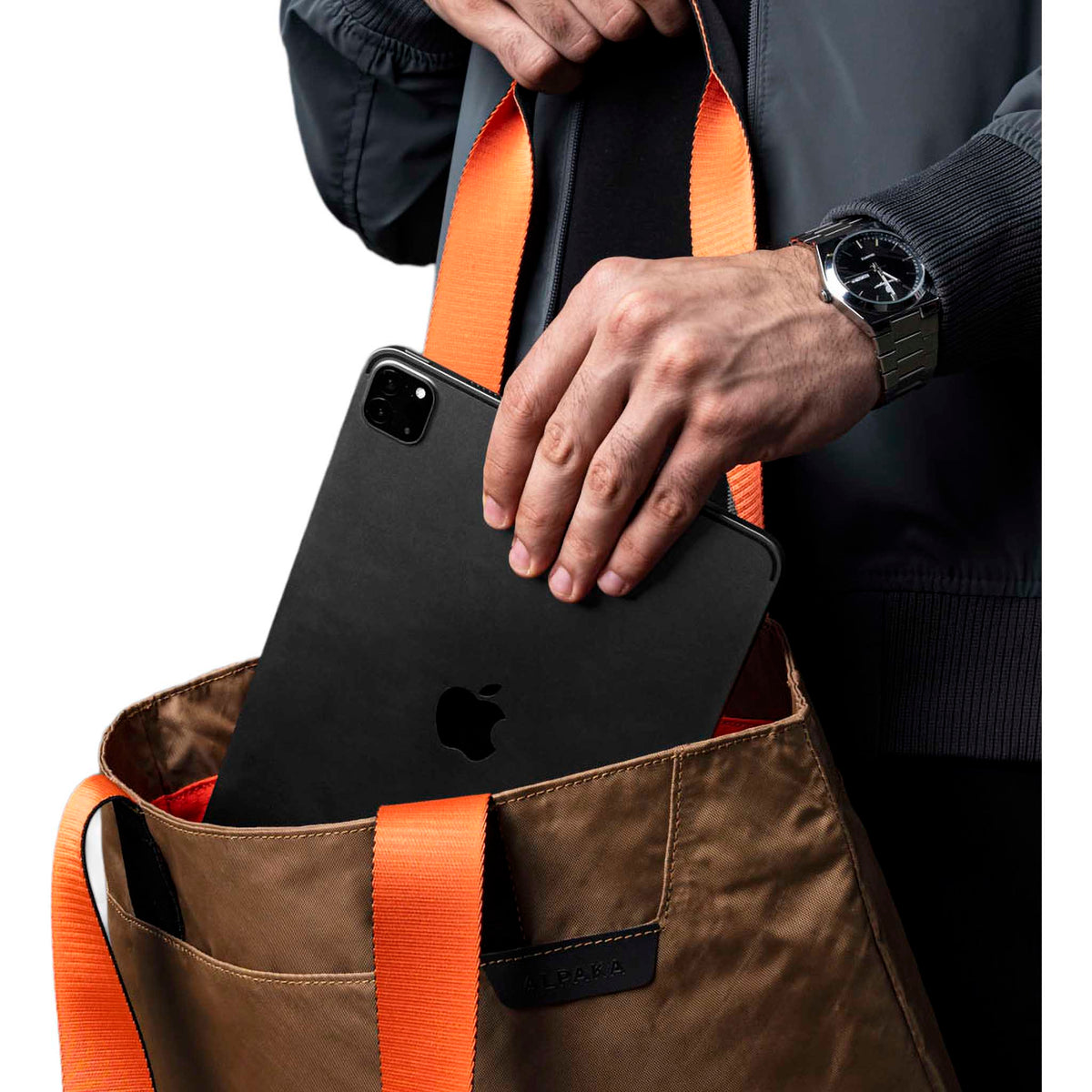 Elements Tote (M) Alpaka Tote Bags 14.5L / Coyote Brown/Orange | EPX400