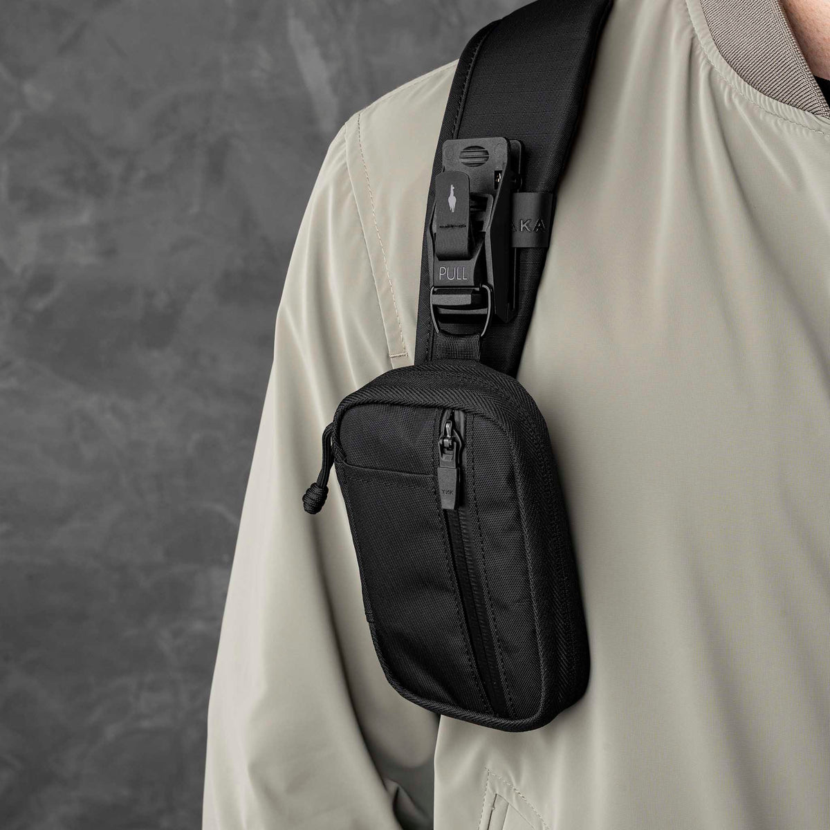 Essential Backpack 16L Alpaka AD010840118 Backpacks 16L / Black Axoflux 210D
