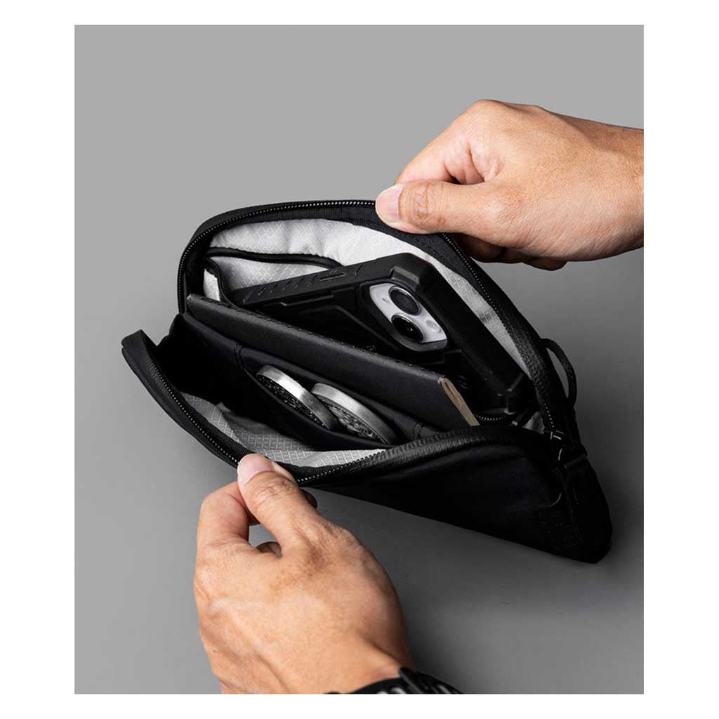 Flight Pouch Alpaka AA010510118 Pouches 300ml / Black | Axoflux 210D