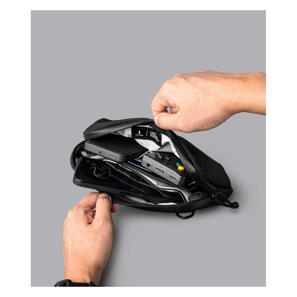 Flight Pouch Pro Alpaka AA010810124 Pouches 0.7L / Black | Axoflux 400D