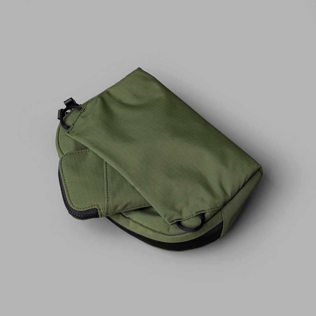 Flight Sling 1L Alpaka AA010530518 Sling Bags 1L / Green | Axoflux 210D