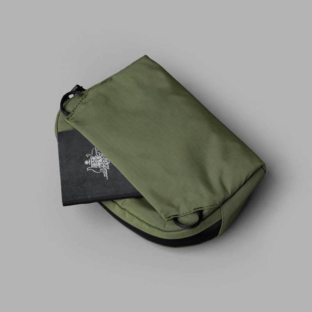 Flight Sling 1L Alpaka AA010530518 Sling Bags 1L / Green | Axoflux 210D
