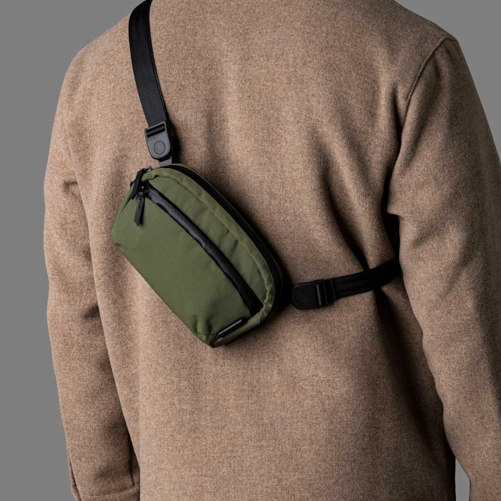 Flight Sling 1L Alpaka AA010530518 Sling Bags 1L / Green | Axoflux 210D