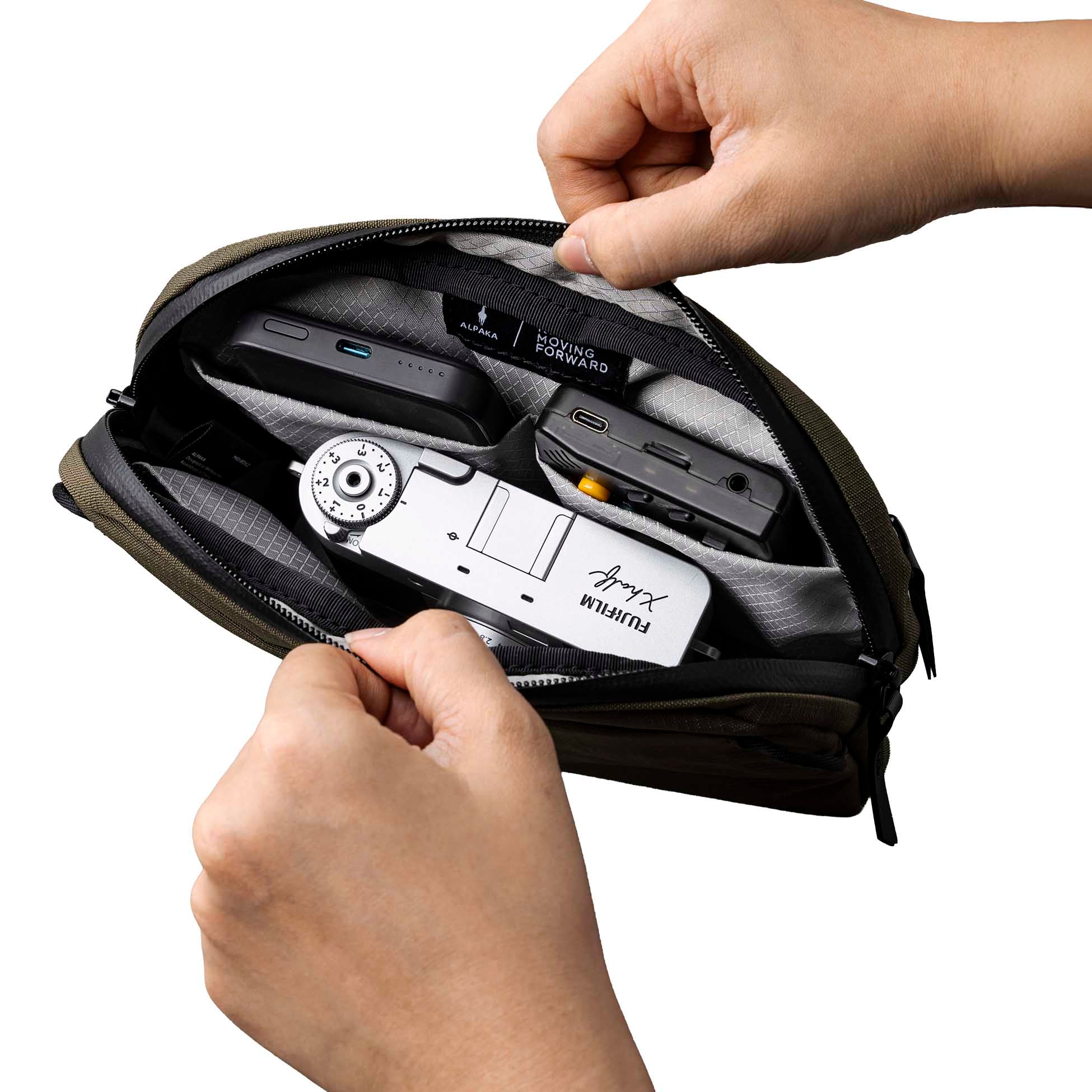 Alpaka | Flight Sling | Travel Pouch | Green | Axoflux 400D