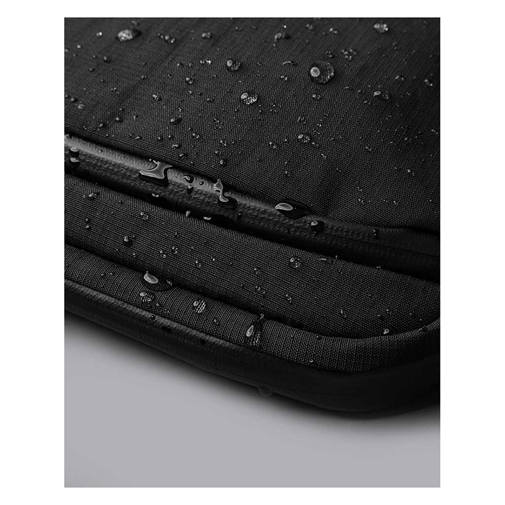 Flight Sling 2L Alpaka AA010460124 Sling Bags 2L / Black | Axoflux 400D