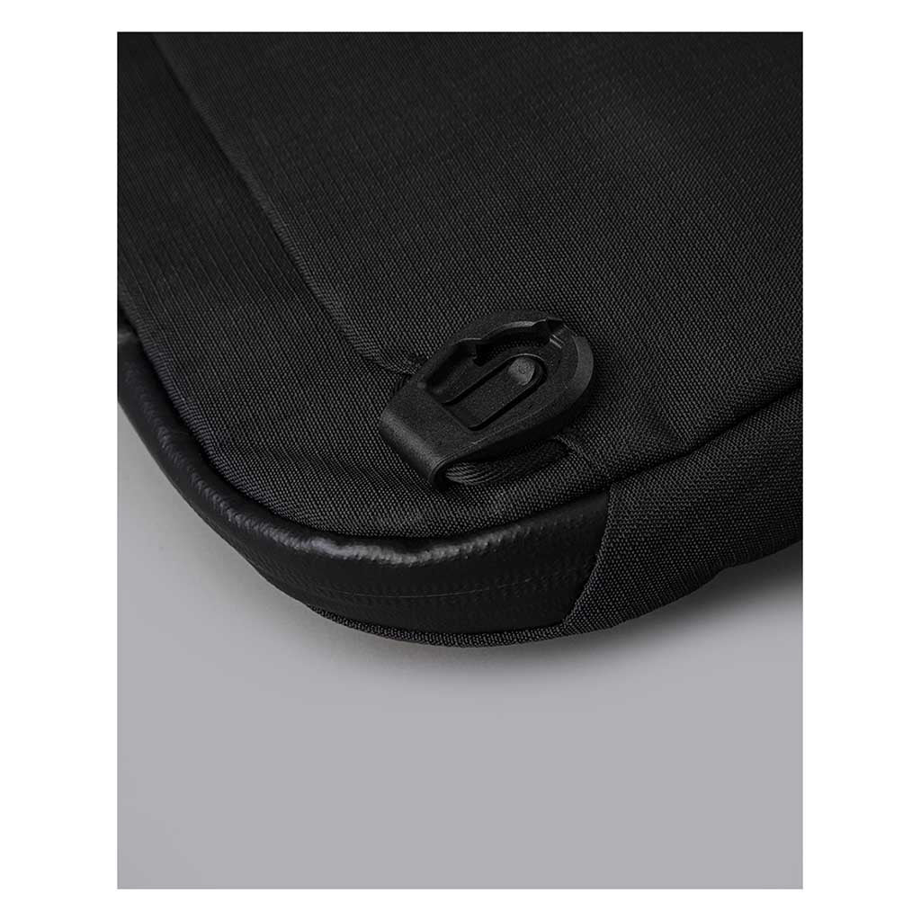 Flight Sling 2L Alpaka AA010460124 Sling Bags 2L / Black | Axoflux 400D