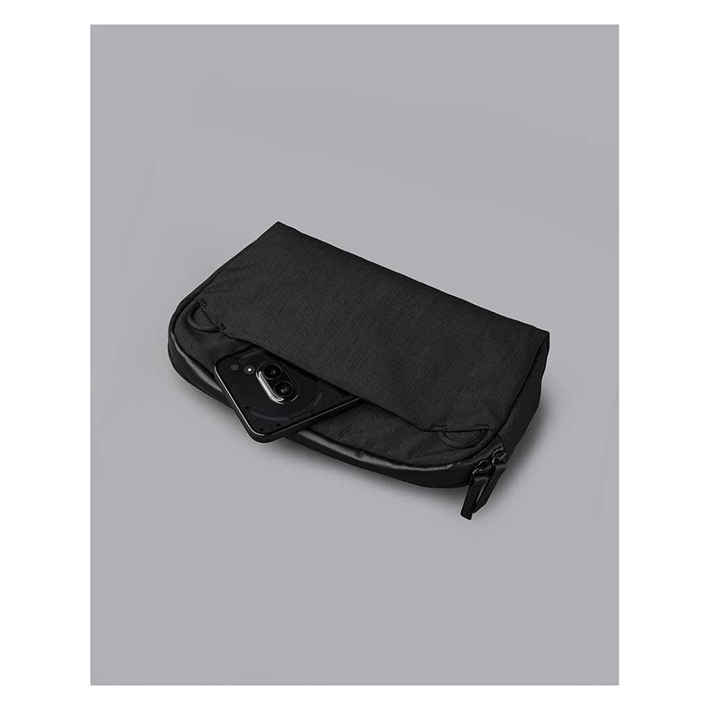 Flight Sling 2L Alpaka AA010460124 Sling Bags 2L / Black | Axoflux 400D