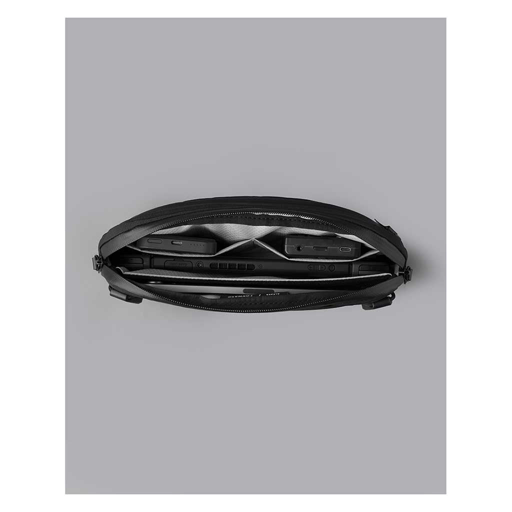 Flight Sling 2L Alpaka AA010460124 Sling Bags 2L / Black | Axoflux 400D