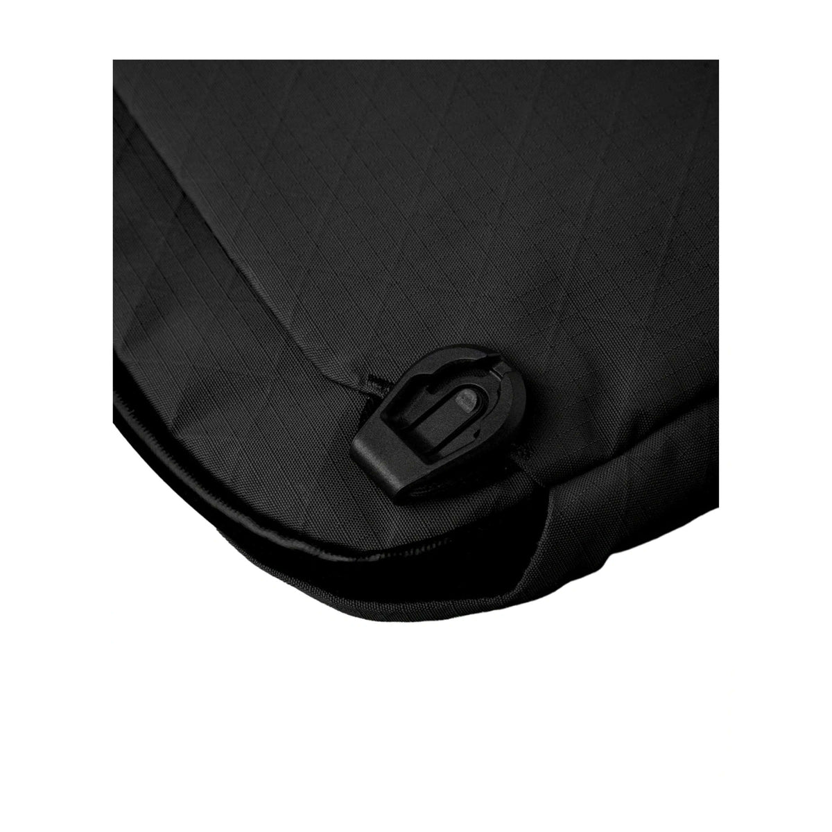Flight Sling 2L Alpaka AA010460126 Sling Bags 2L / Black | Axogrid 210D