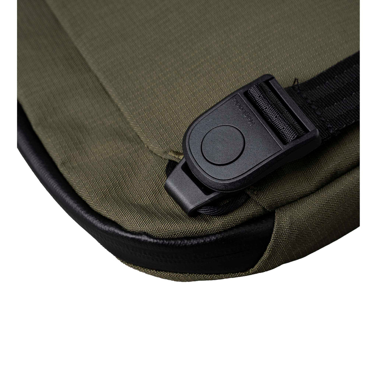 Flight Sling 2L Alpaka AA010460524 Sling Bags 2L / Green | Axoflux 400D