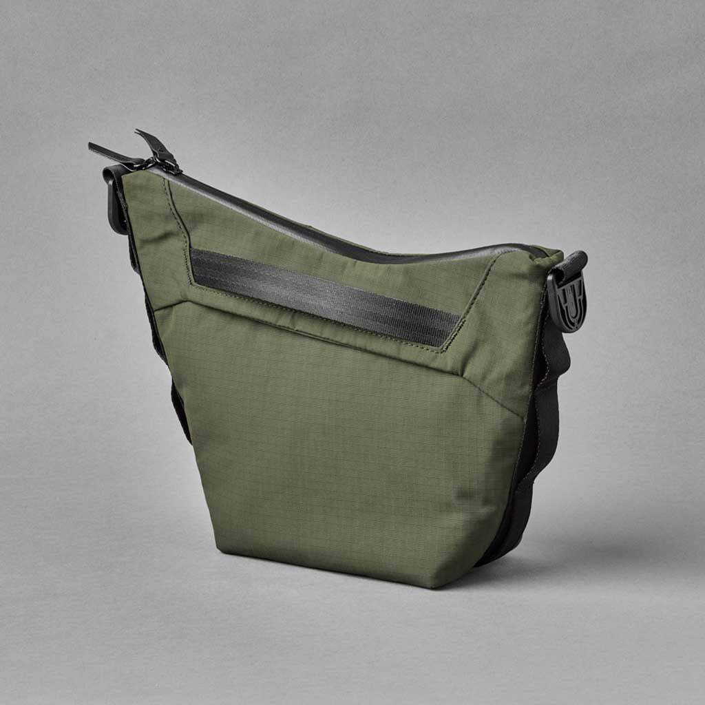 Flow Satchel Mini Alpaka AD010710518 Satchels 2L / Green | Axoflux 210D
