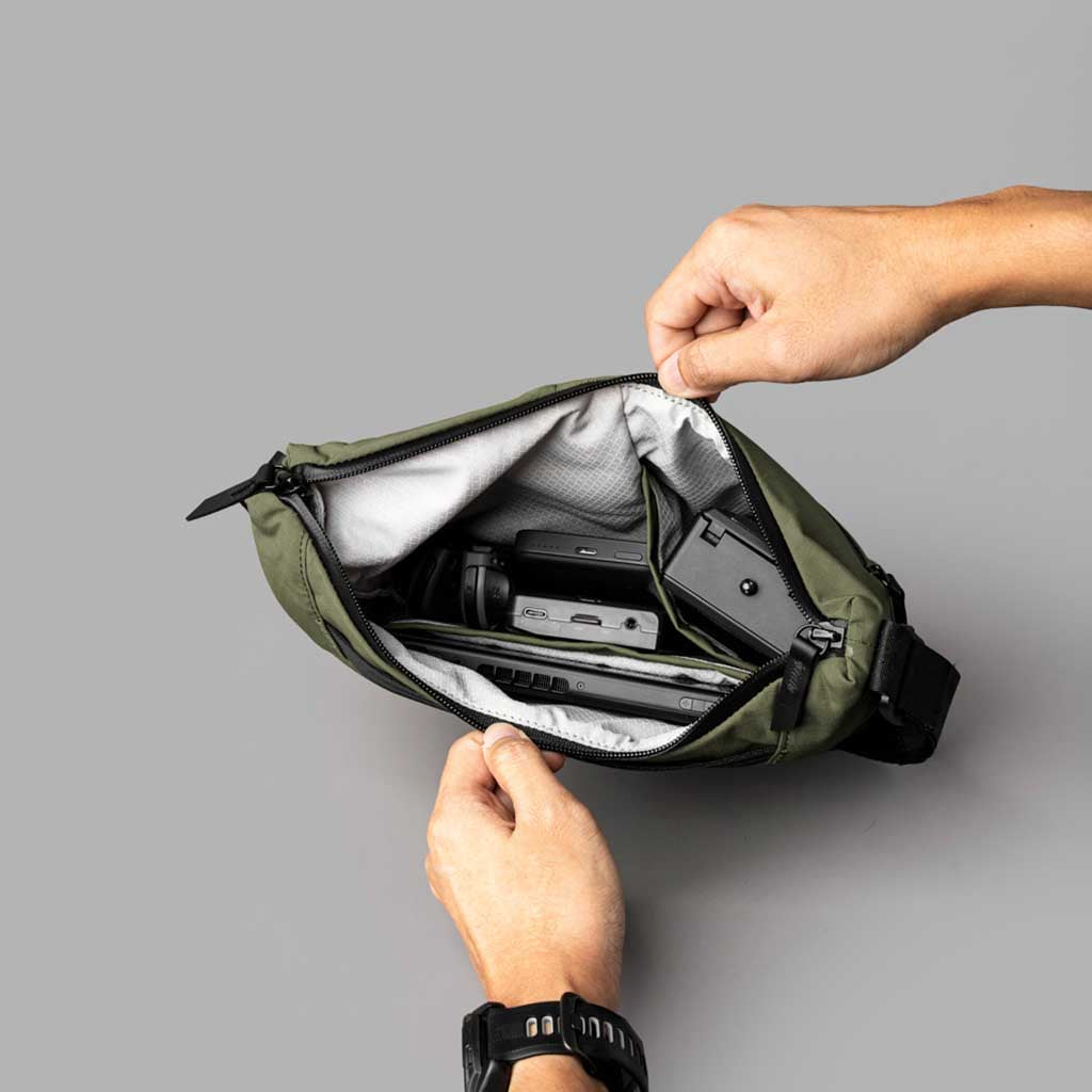 Flow Satchel Mini Alpaka AD010710518 Satchels 2L / Green | Axoflux 210D