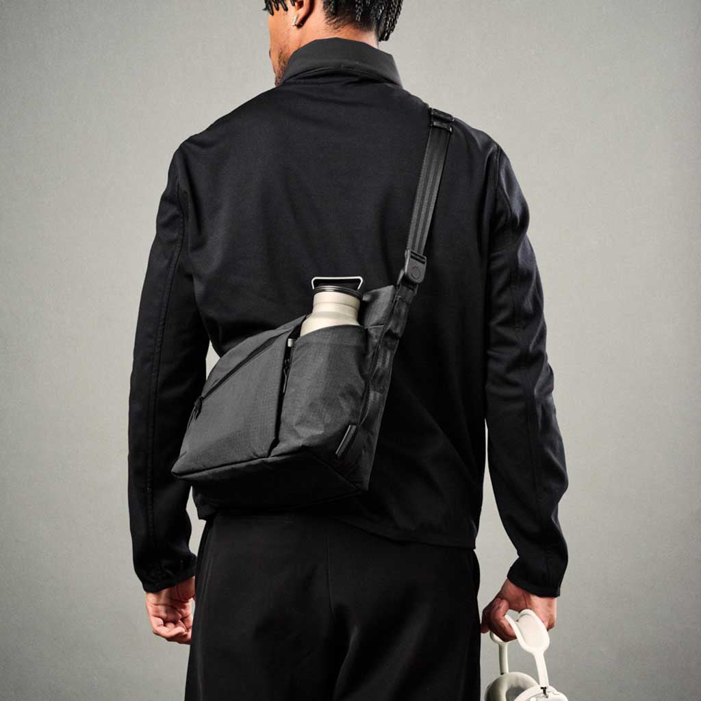 Flow Satchel Alpaka AD010700118 Satchels 4L / Black | Axoflux 210D
