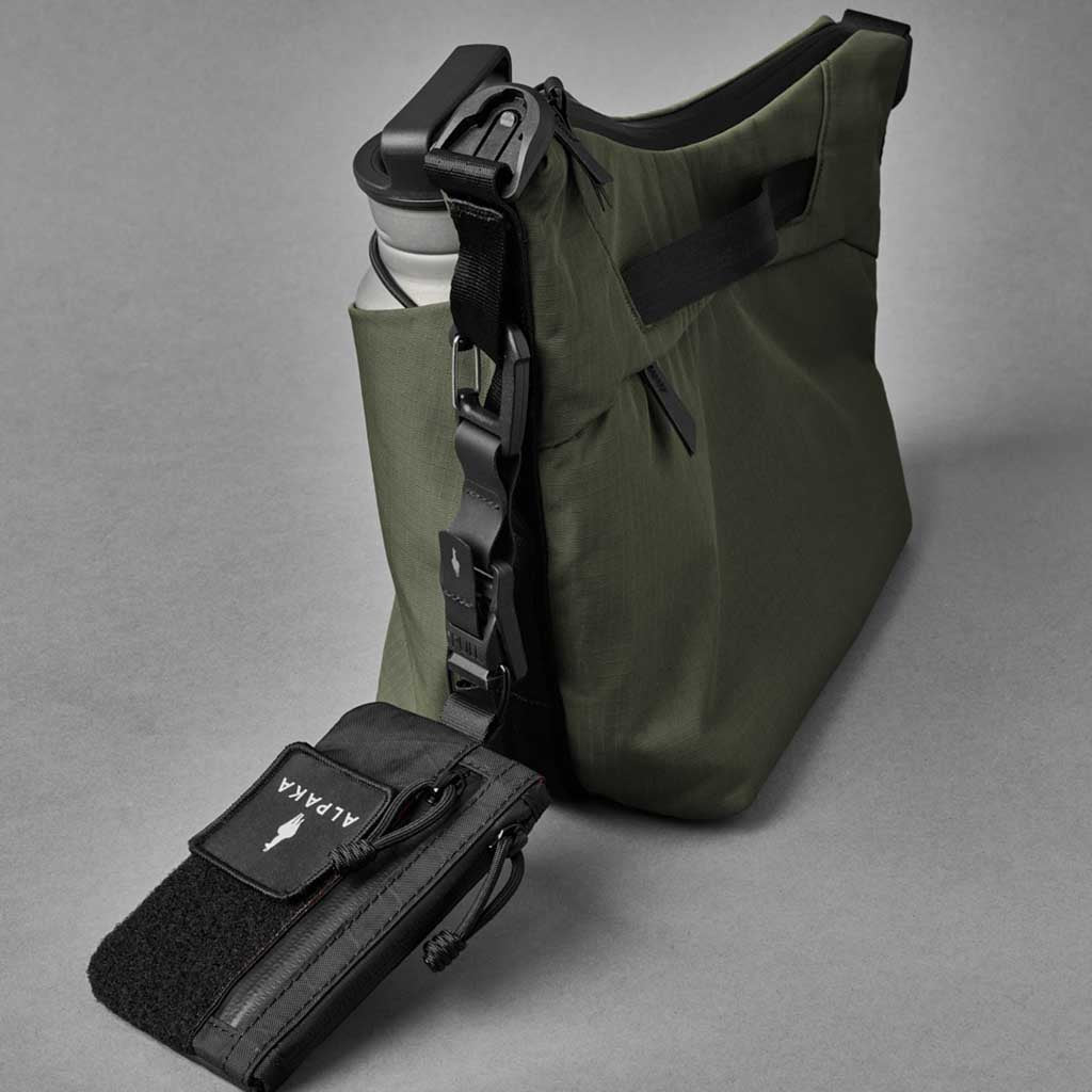Flow Satchel Alpaka AD010700518 Satchels 4L / Green | Axoflux 210D