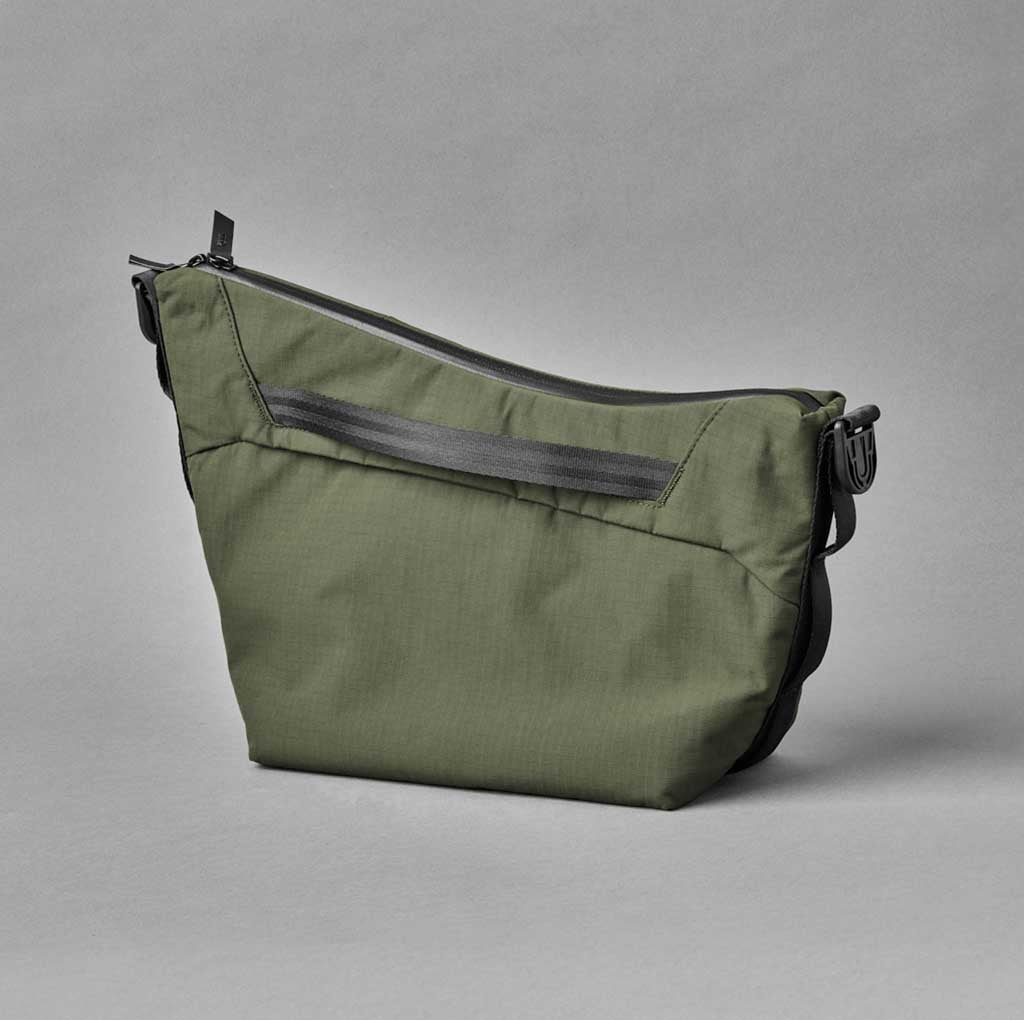 Flow Satchel Alpaka AD010700518 Satchels 4L / Green | Axoflux 210D